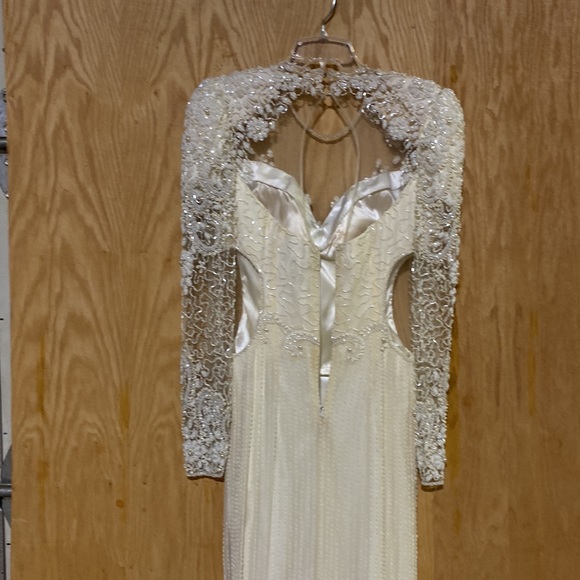 Ivory sequined formal gown - Picture 9 of 13